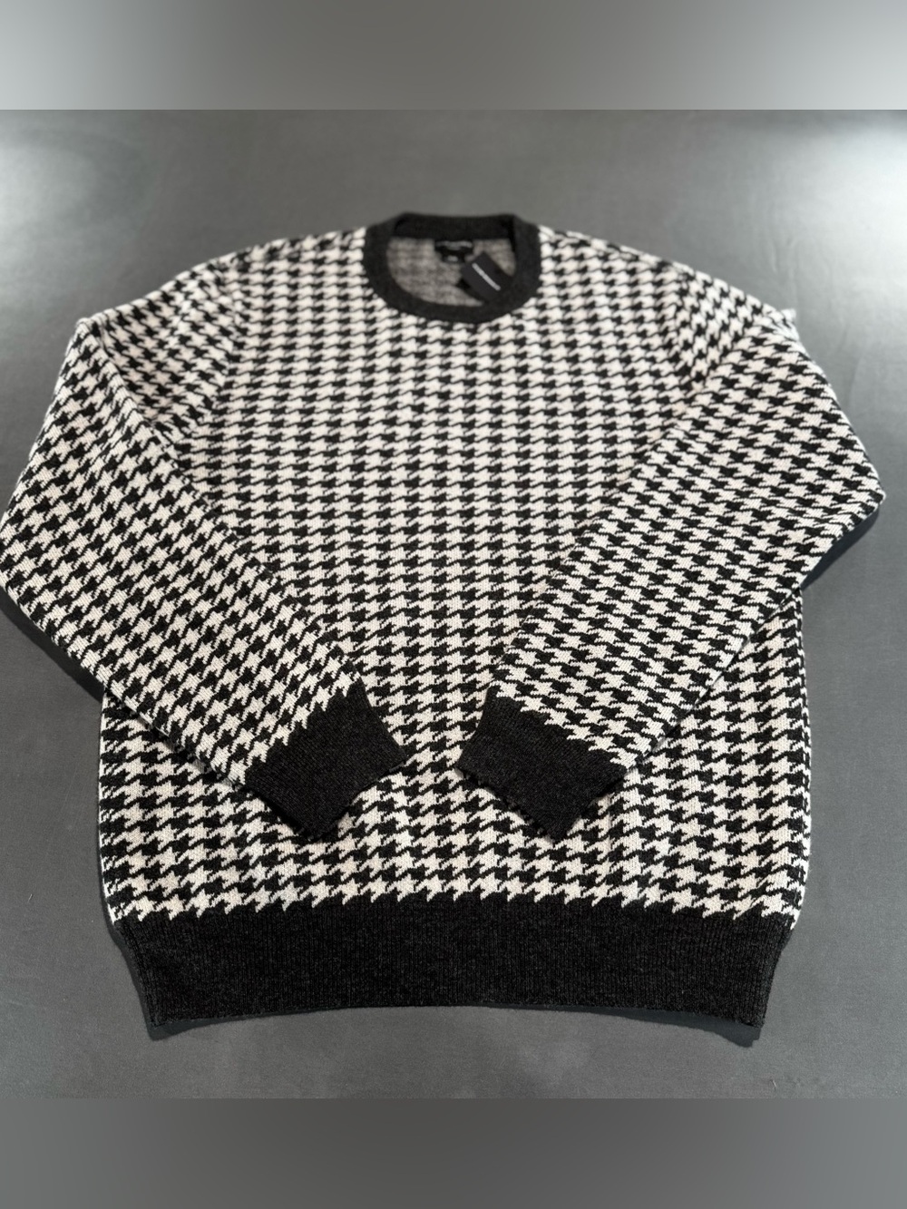 NWT Club Monaco 100% wool houndstooth crewneck sweater men’s L